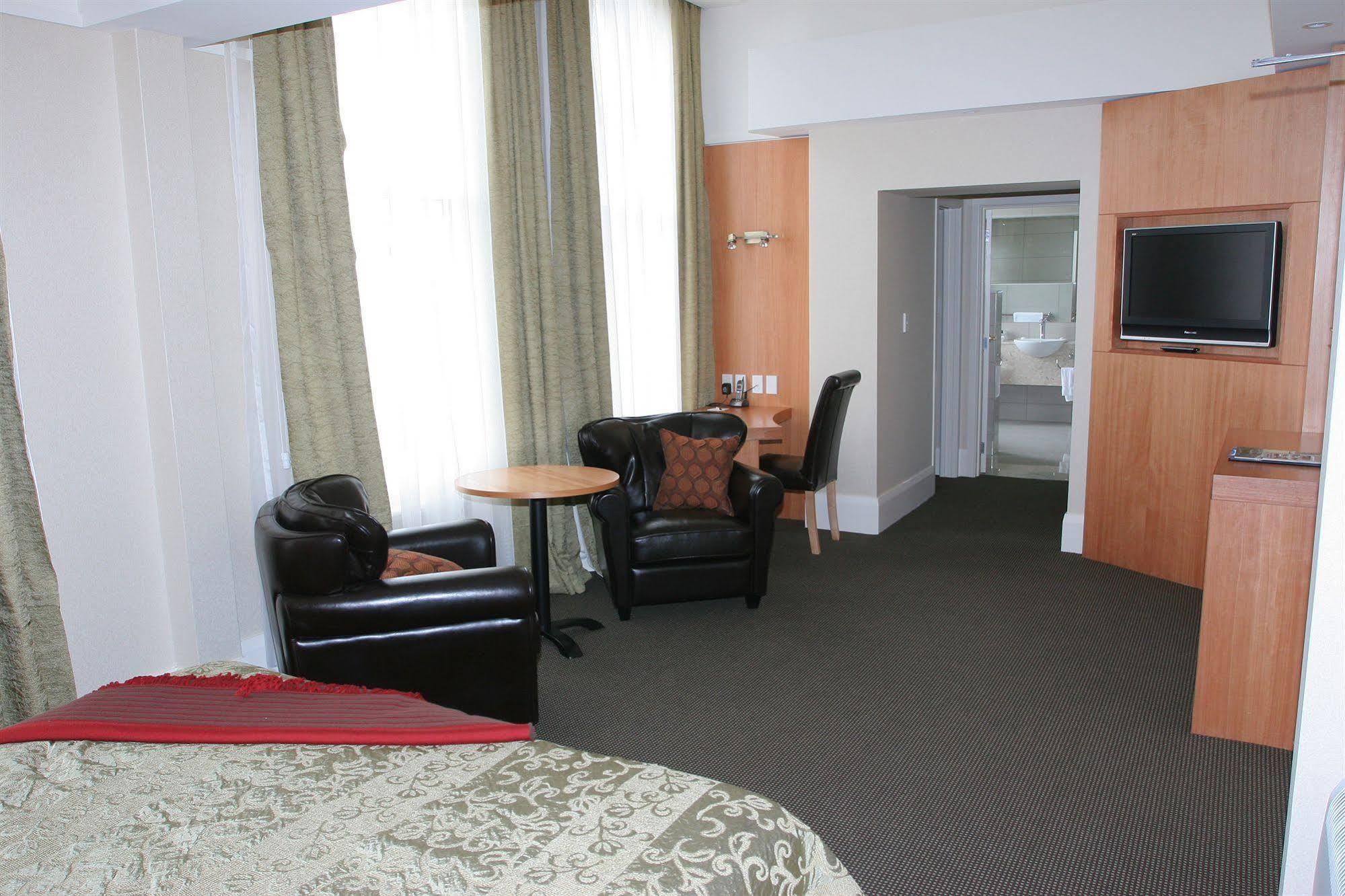 Brydone Hotel Oamaru Room photo